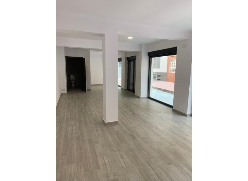 Revente - Commercial Unit - Guardamar del Segura