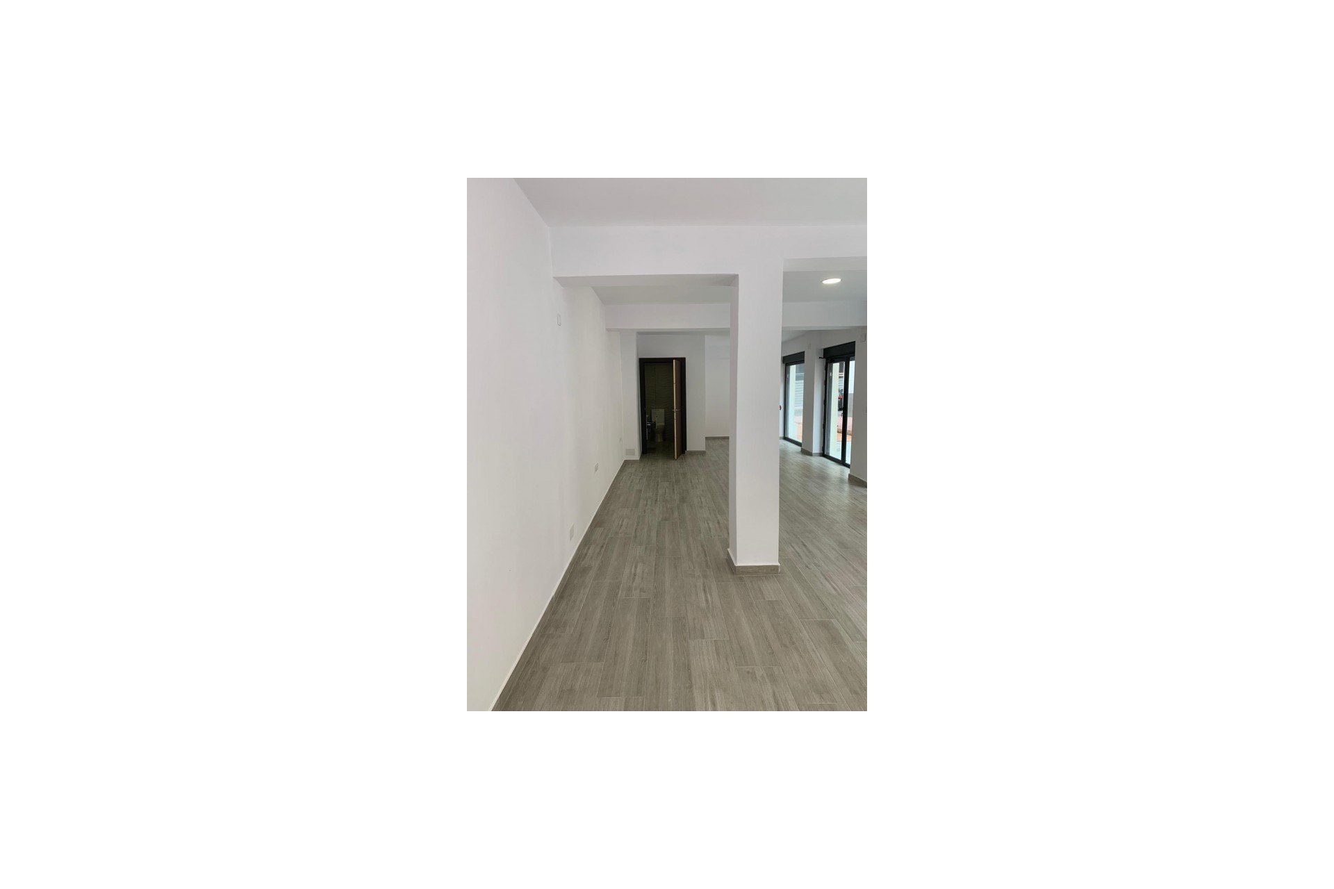 Revente - Commercial Unit - Guardamar del Segura