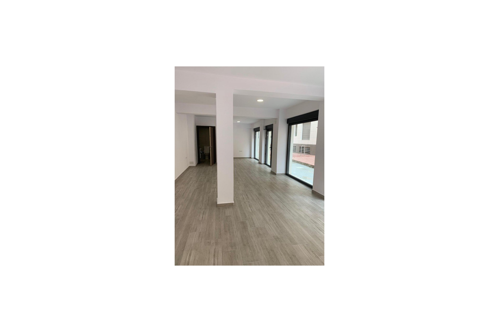 Revente - Commercial Unit - Guardamar del Segura