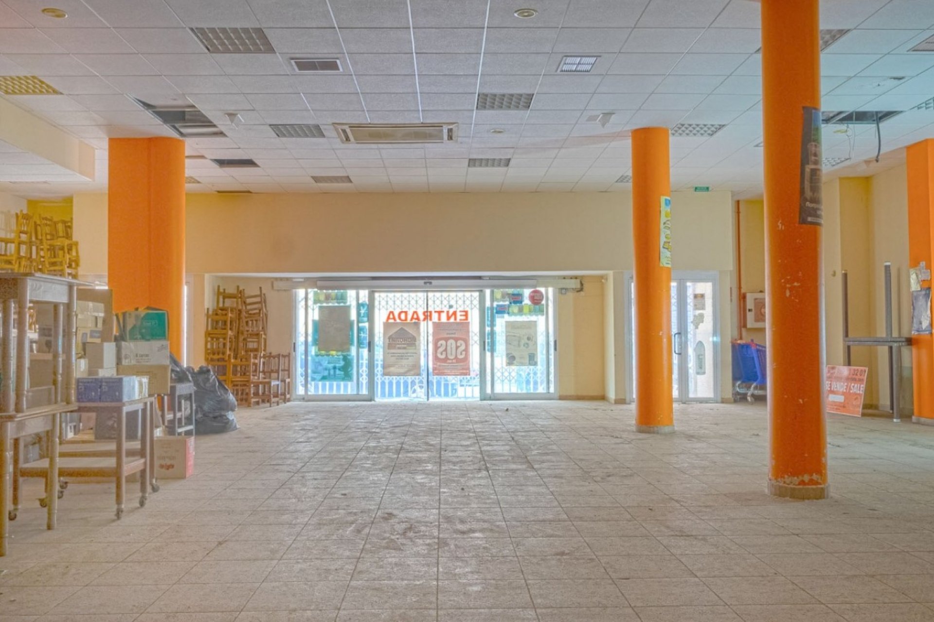 Revente - Commercial Unit - Torrevieja