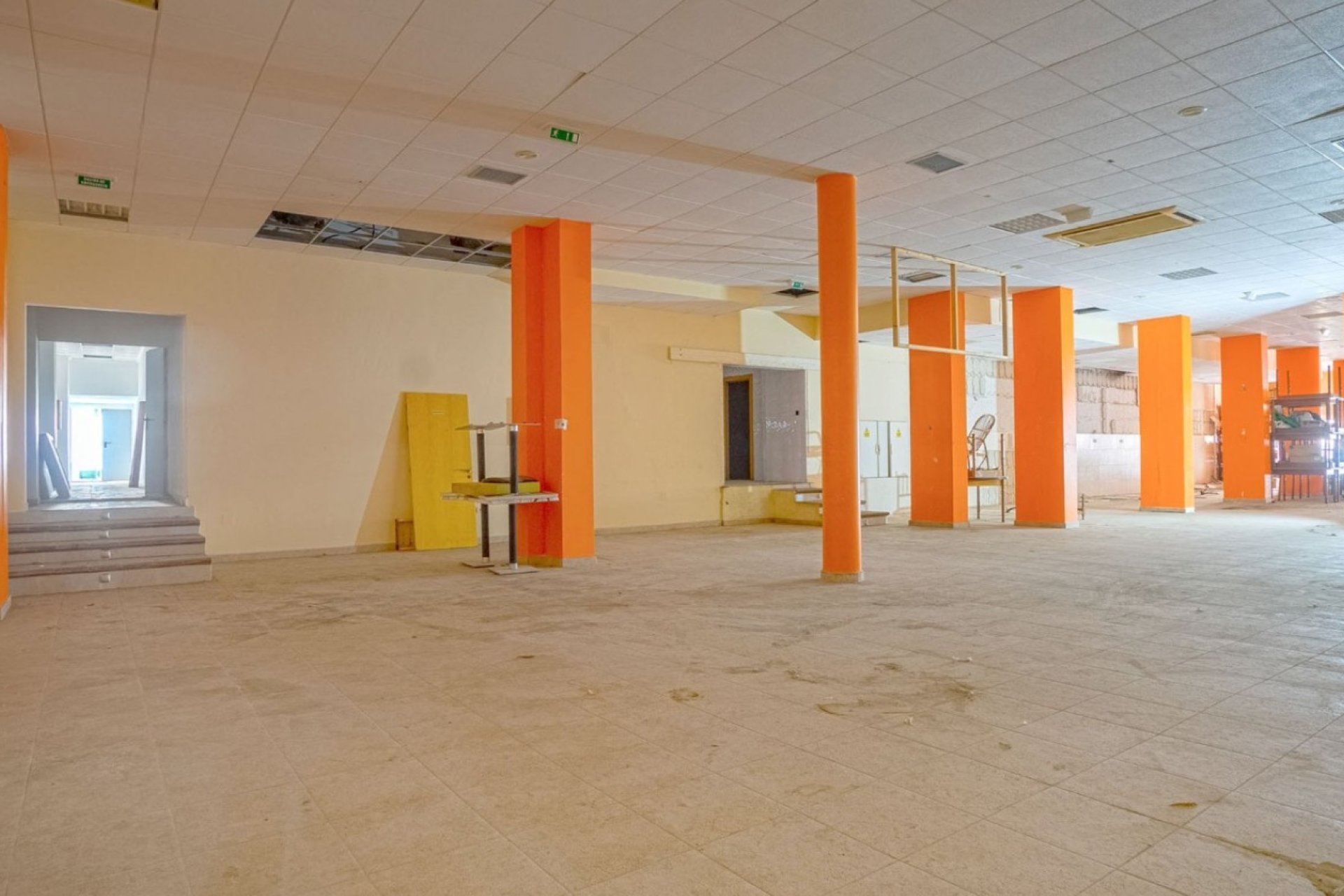 Revente - Commercial Unit - Torrevieja