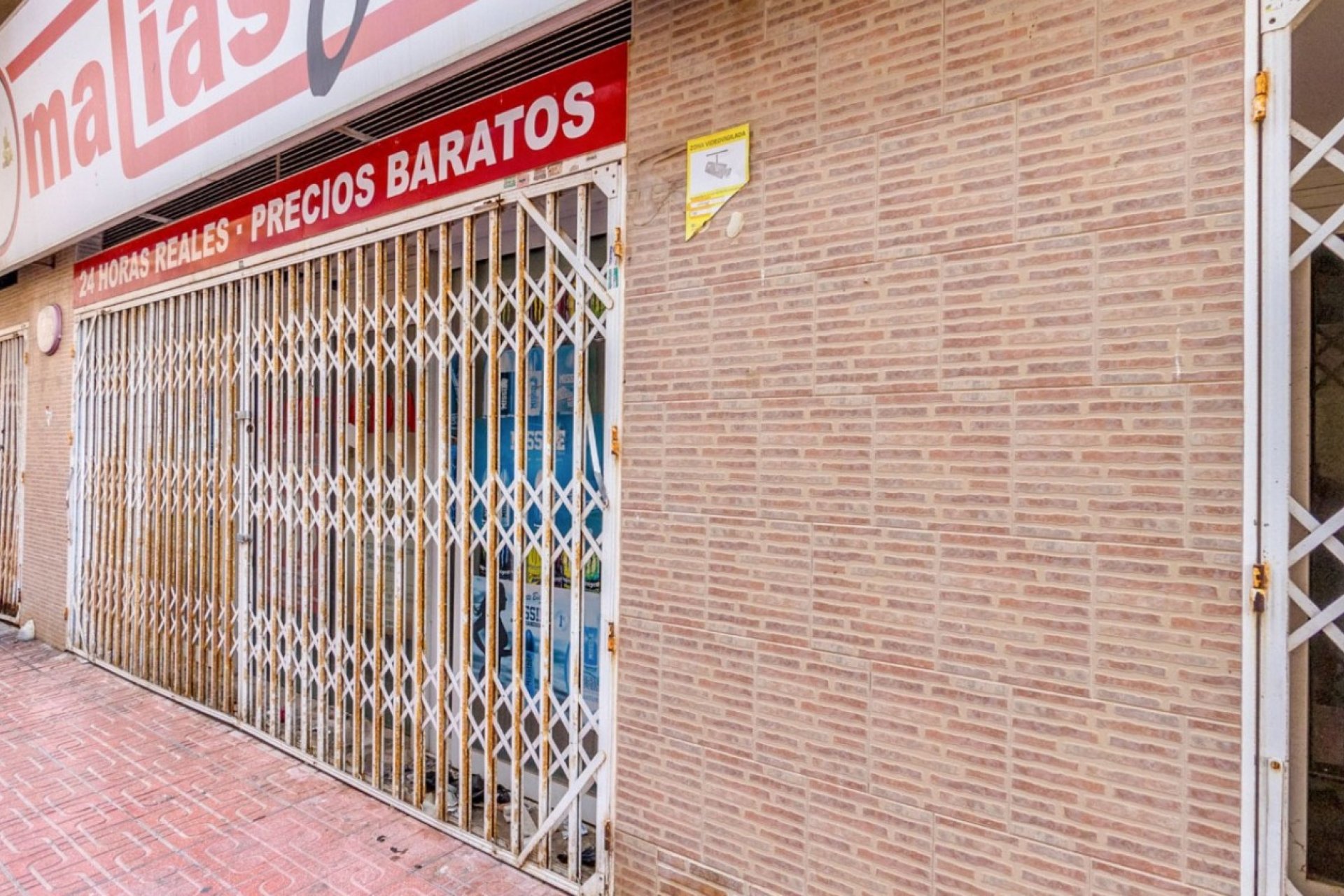 Revente - Commercial Unit - Torrevieja