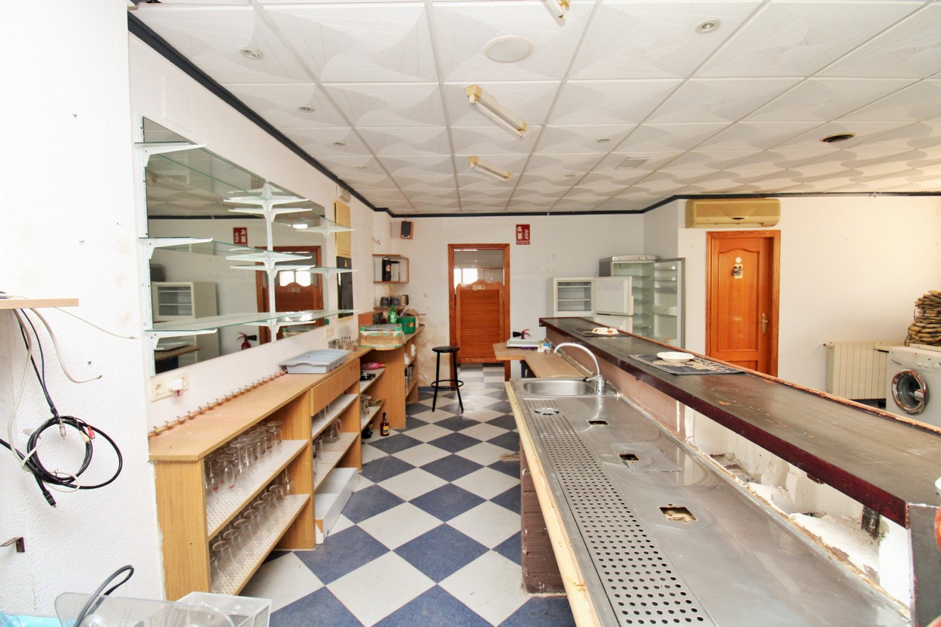 Revente - Commercial - Villamartin - Villamartín