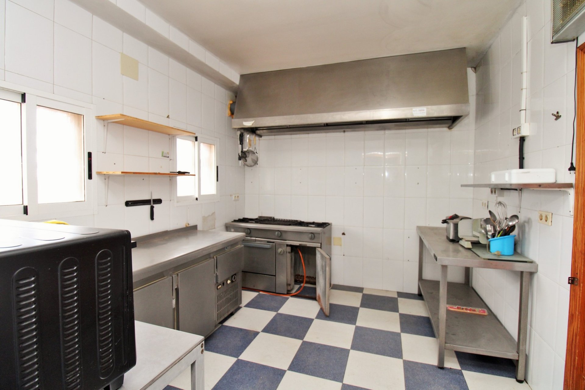 Revente - Commercial - Villamartin - Villamartín