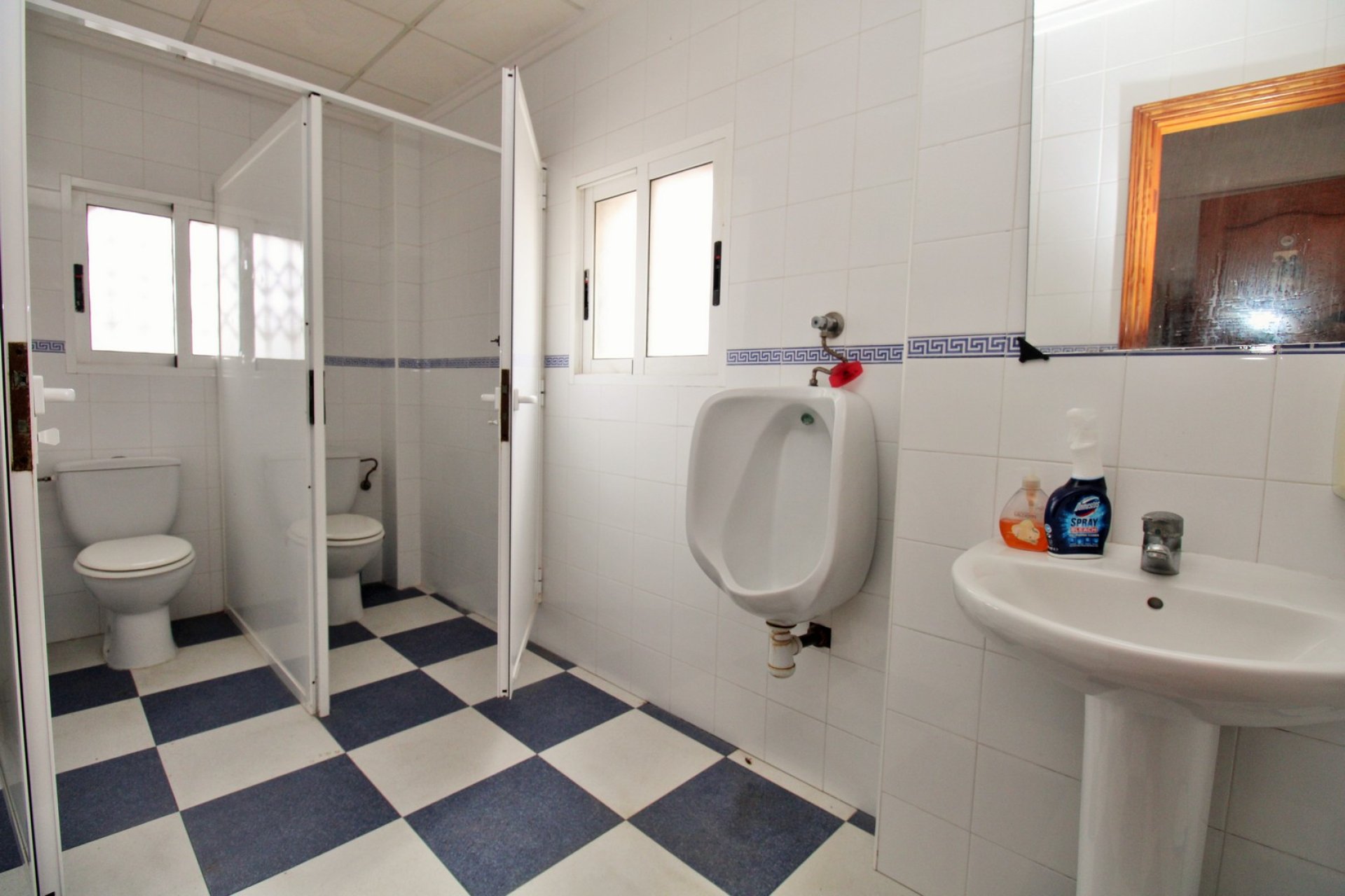 Revente - Commercial - Villamartin - Villamartín