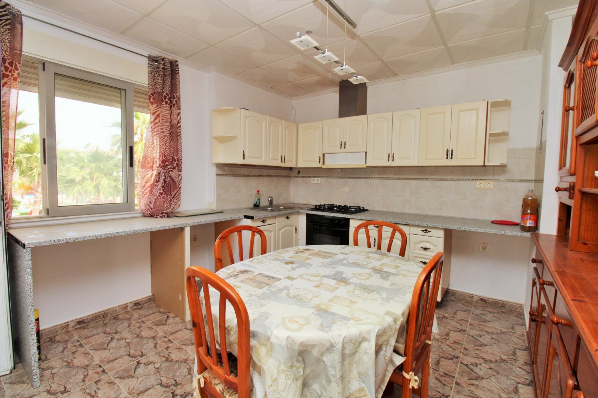 Revente - Commercial - Villamartin - Villamartín