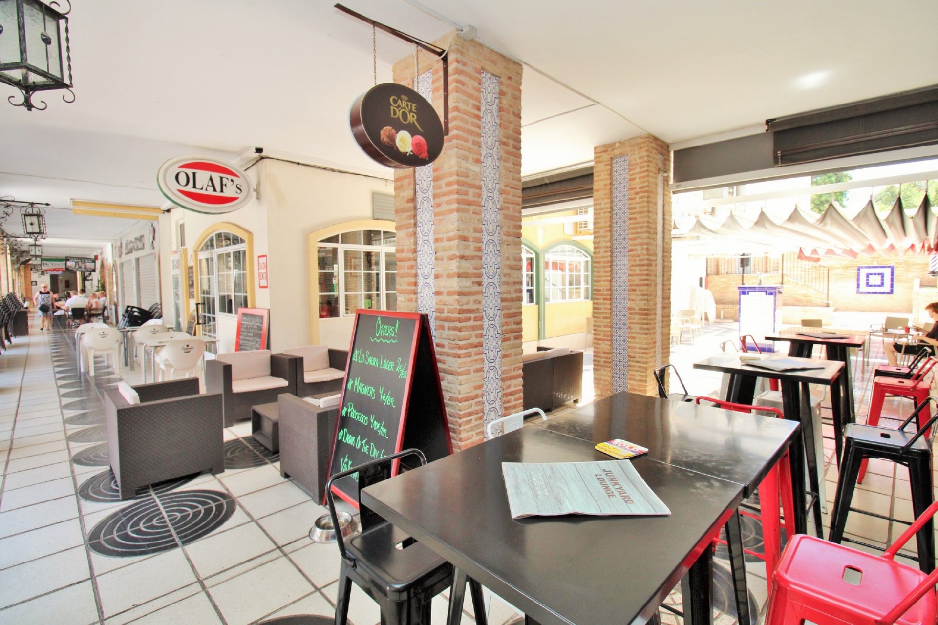 Revente - Commercial - Villamartin - Villamartín