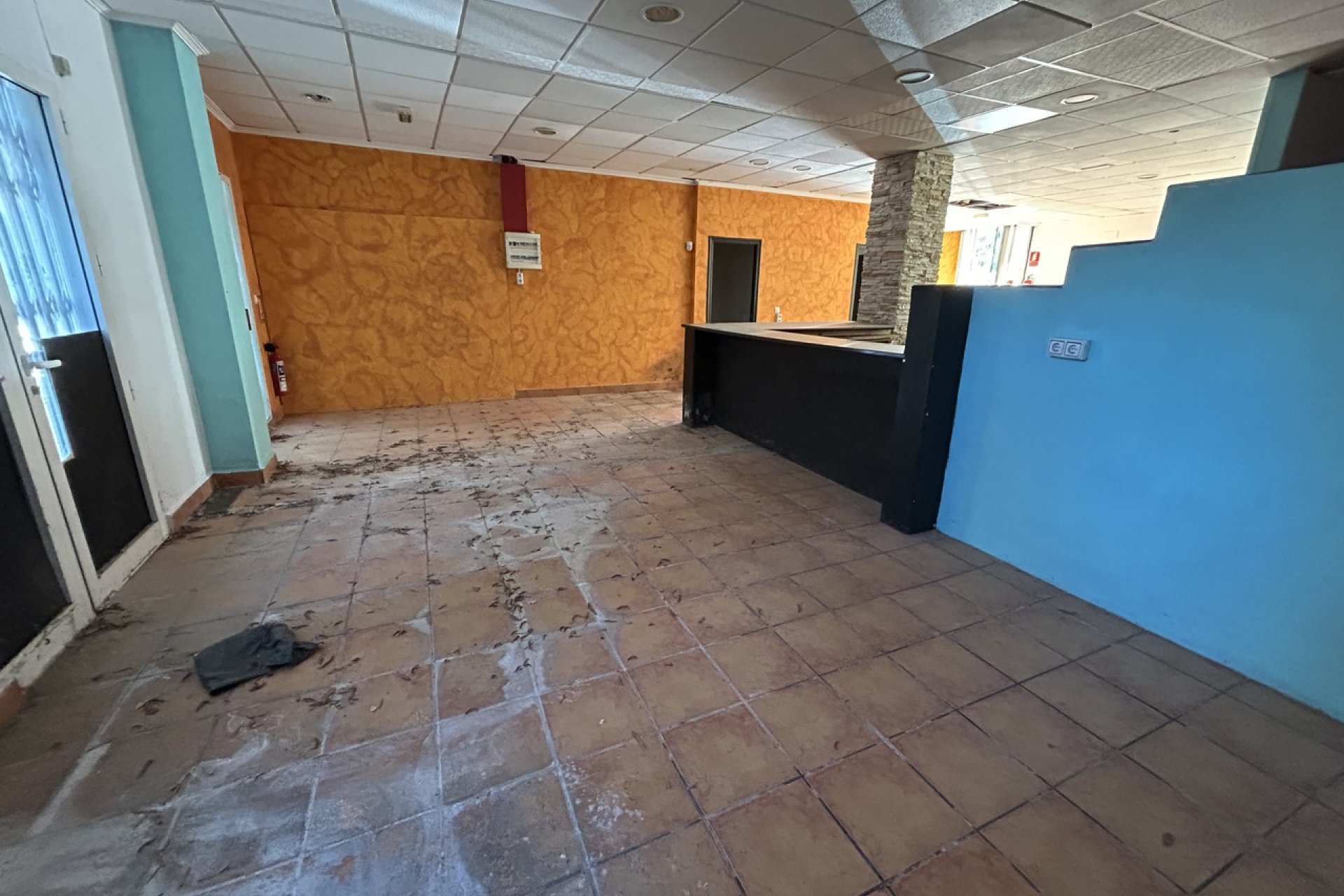 Revente - Commercial - Villamartin - Villamartín