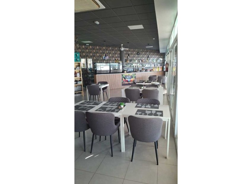 Revente - Commercial - Vistabella Golf