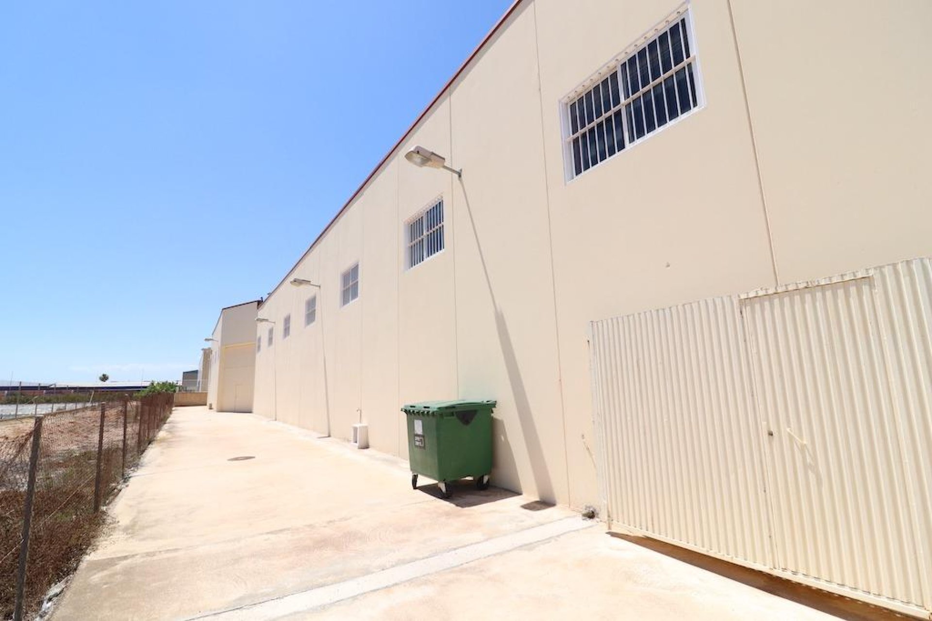 Revente - Industrial unit - Los Montesinos - Centro