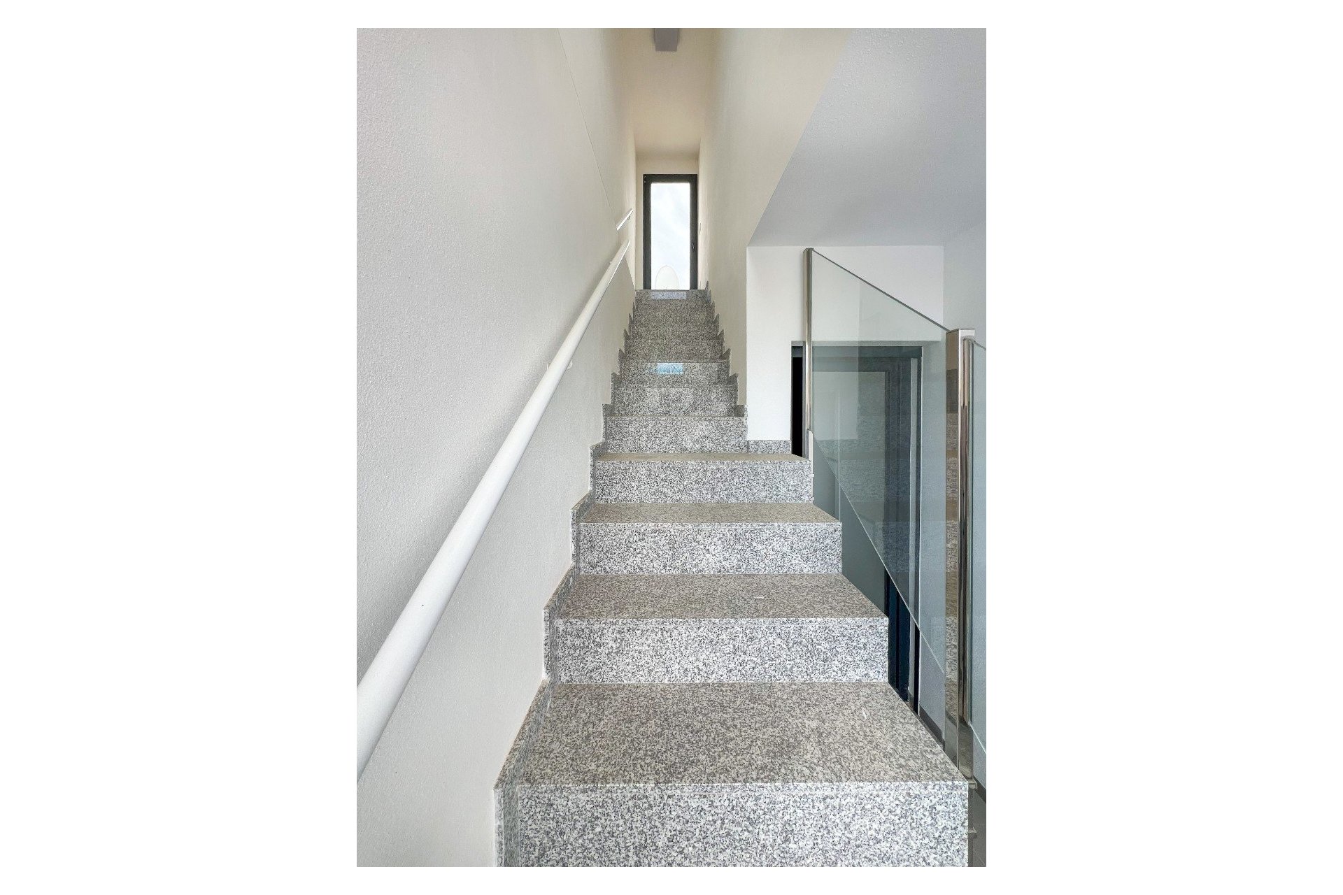 Revente - Maison mitoyenne - Bigastro