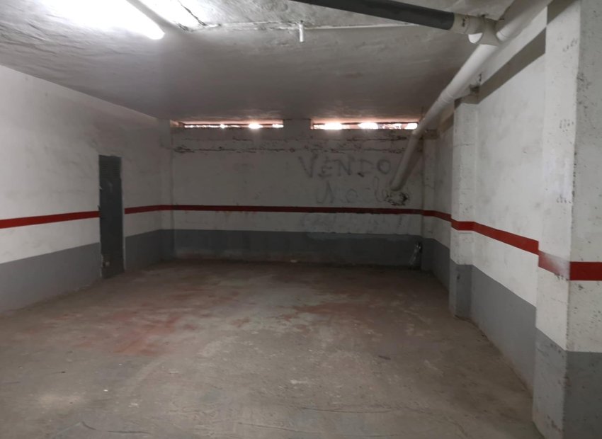 Revente - Parking / Garage - Torrevieja - Playa de los Locos