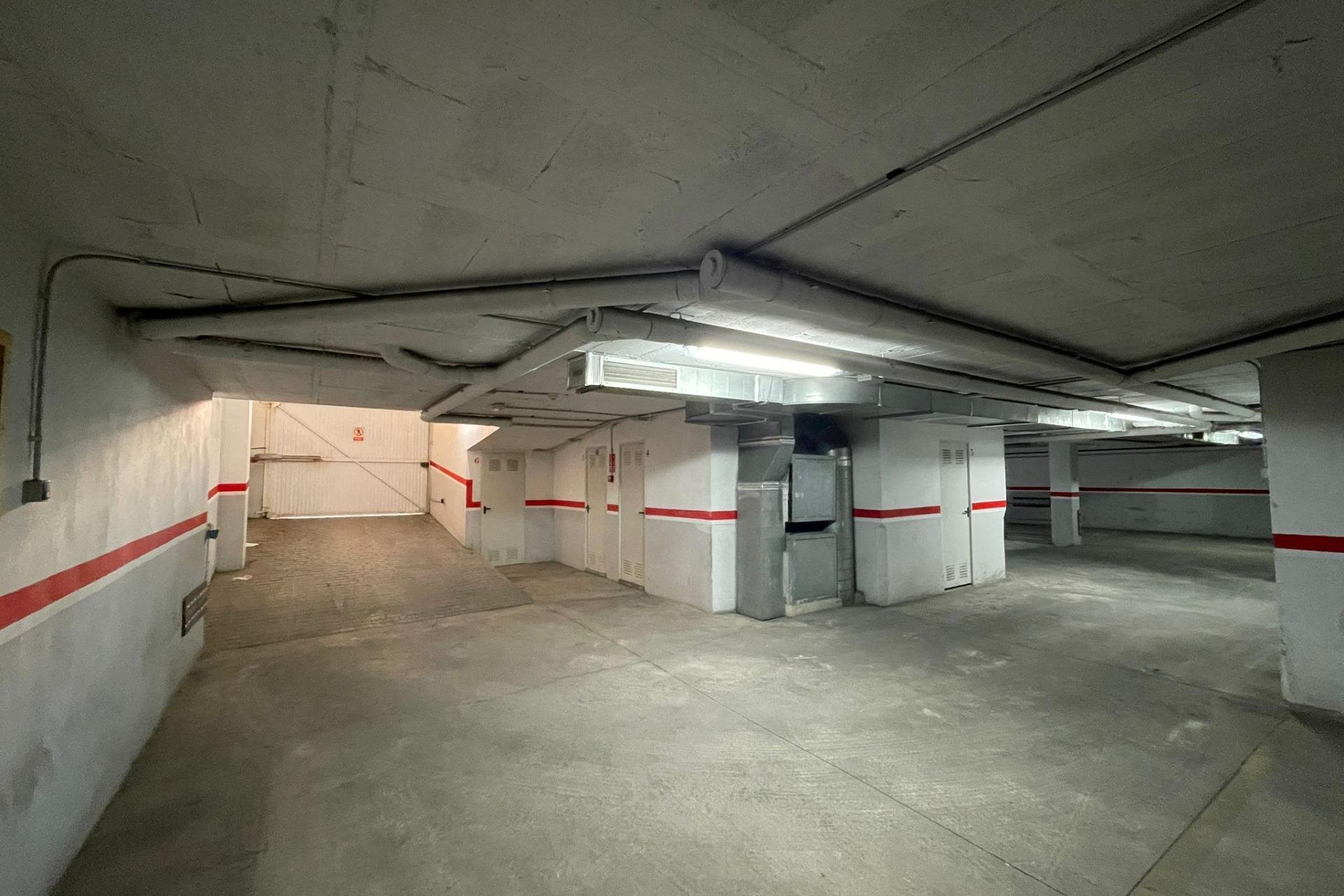 Revente - Parking/Garage - Torrevieja - Playa del Cura