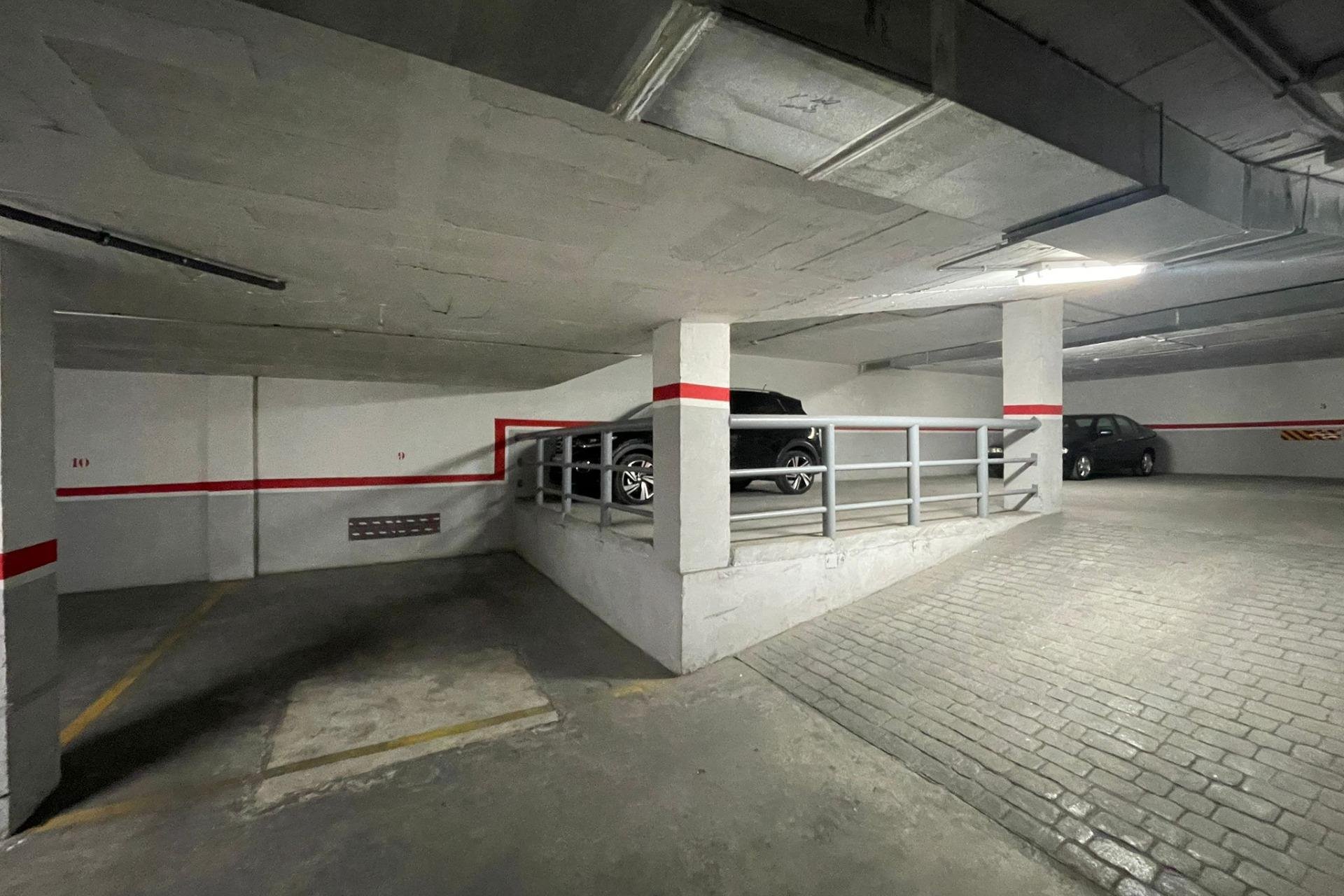 Revente - Parking/Garage - Torrevieja - Playa del Cura