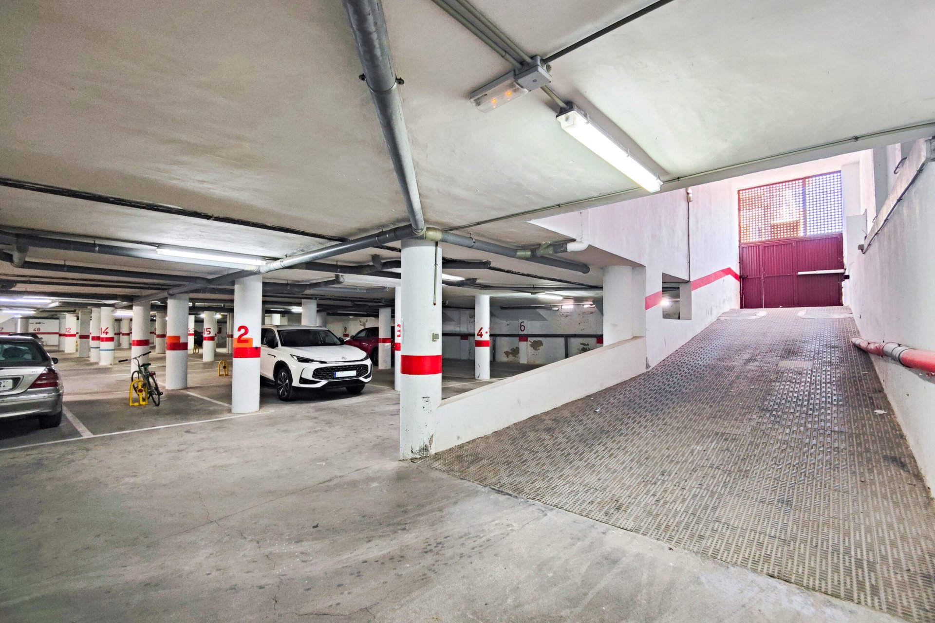 Revente - Parking / Garage - Torrevieja - Playa del Cura
