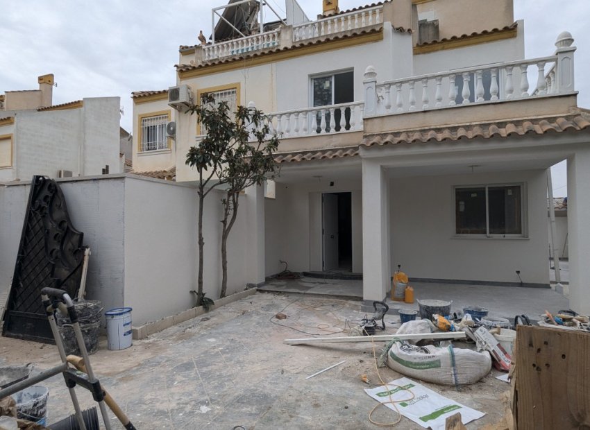 Revente - Semi Detached Villa - Torrevieja