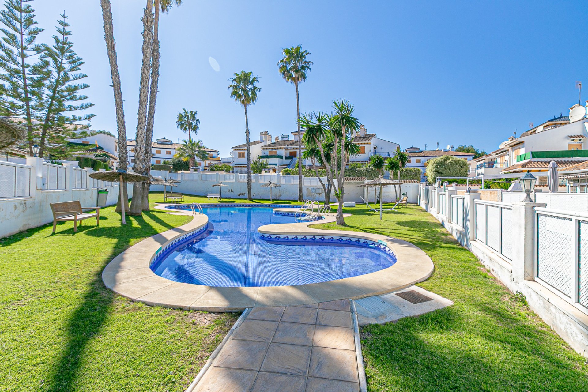 Revente - Villa - Mil Palmeras - Riomar