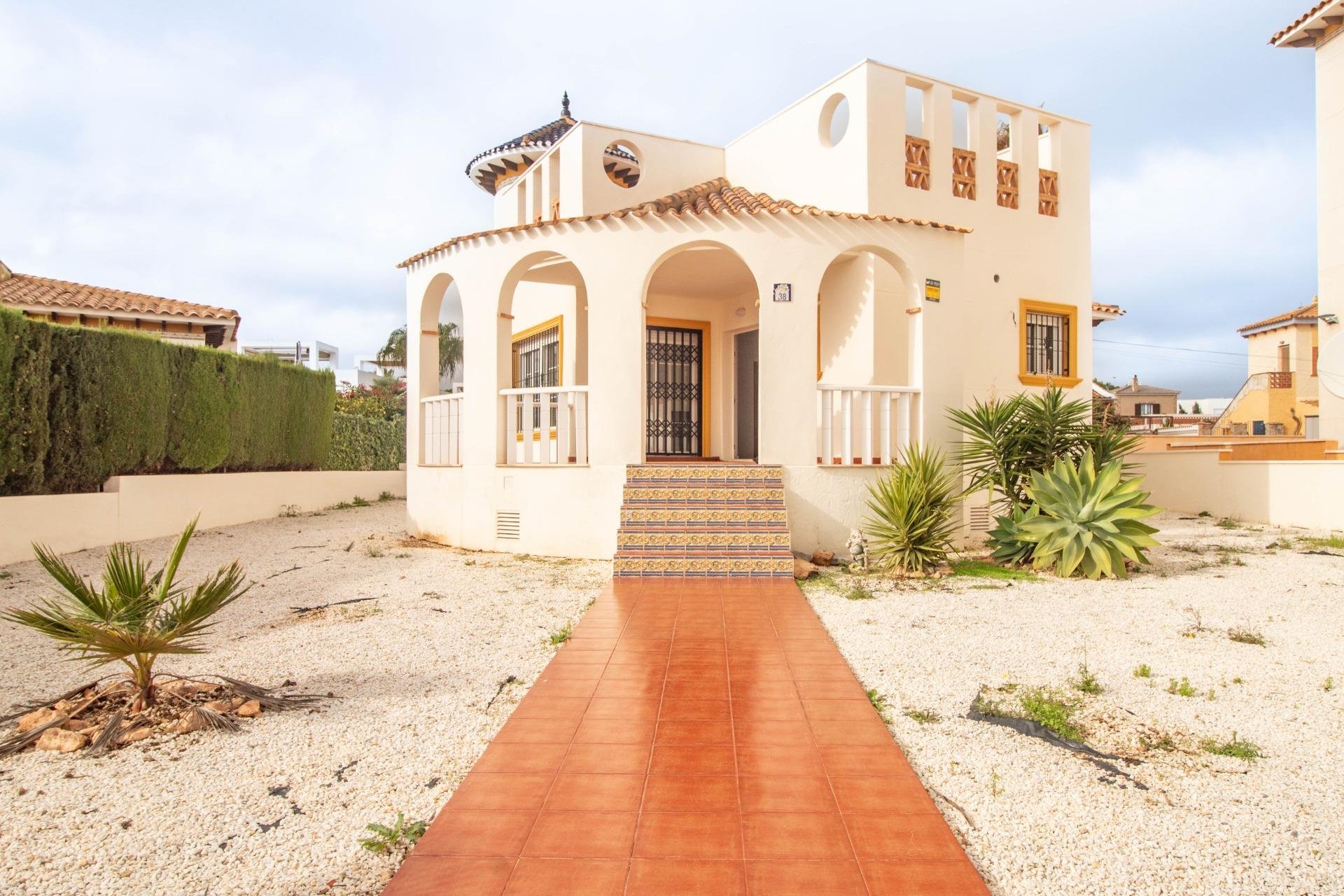 Revente - Villa - Orihuela Costa - Lomas de Cabo Roig