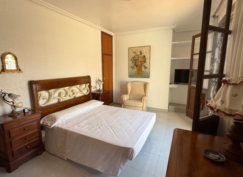 Revente - Villa - Orihuela