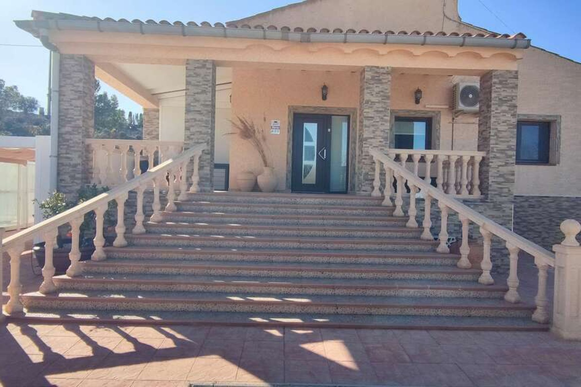 Revente - Villa - Pinoso