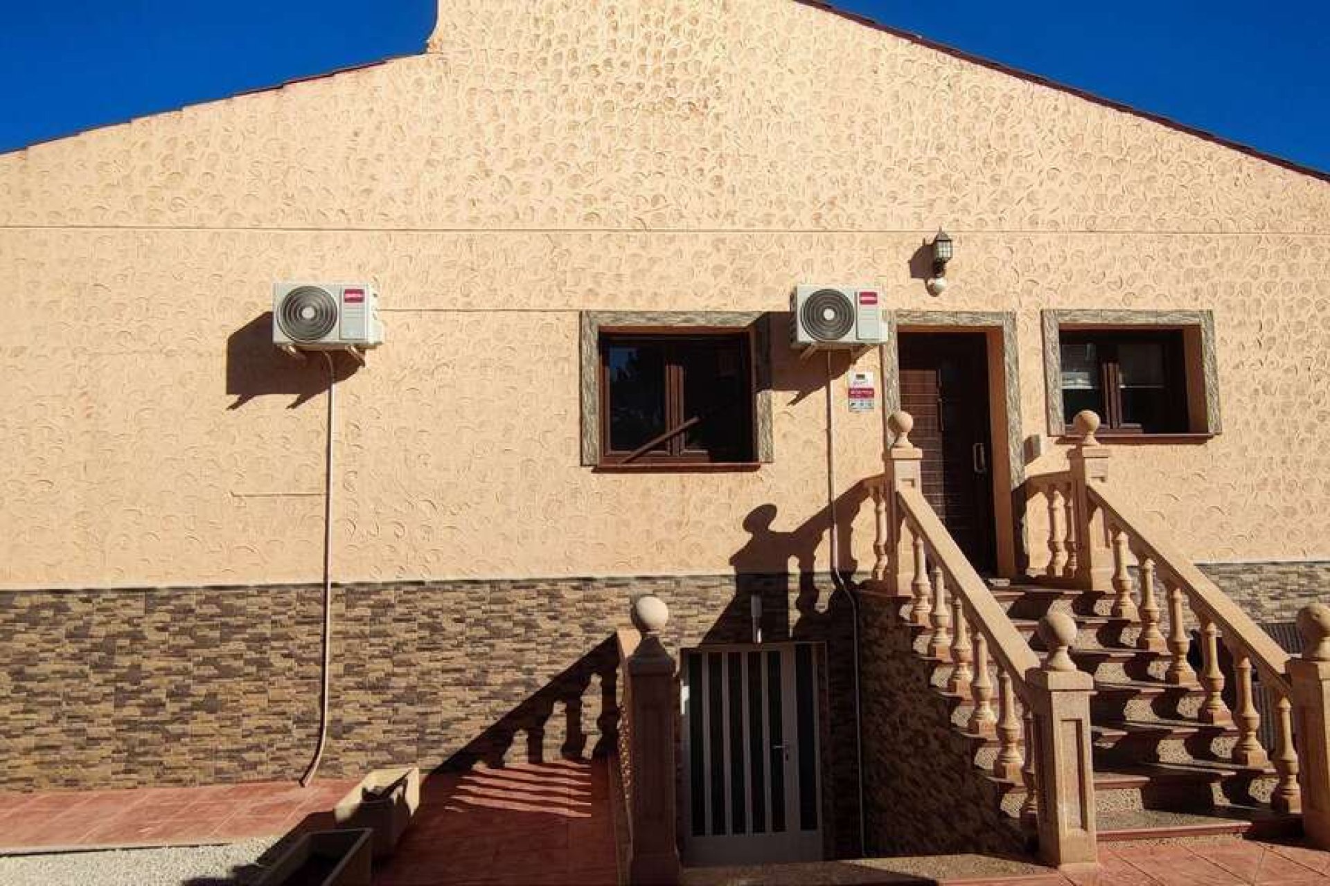 Revente - Villa - Pinoso