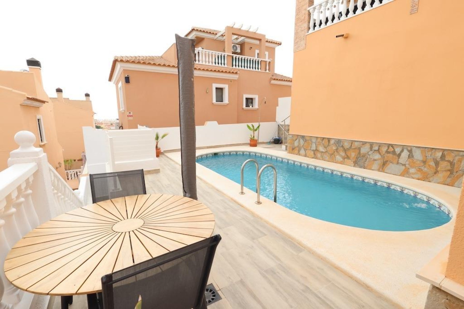 Revente - Villa - San Miguel de Salinas - Las Filipinas