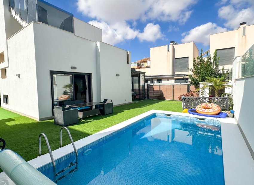 Revente - Villa - Torrevieja - Aguas Nuevas