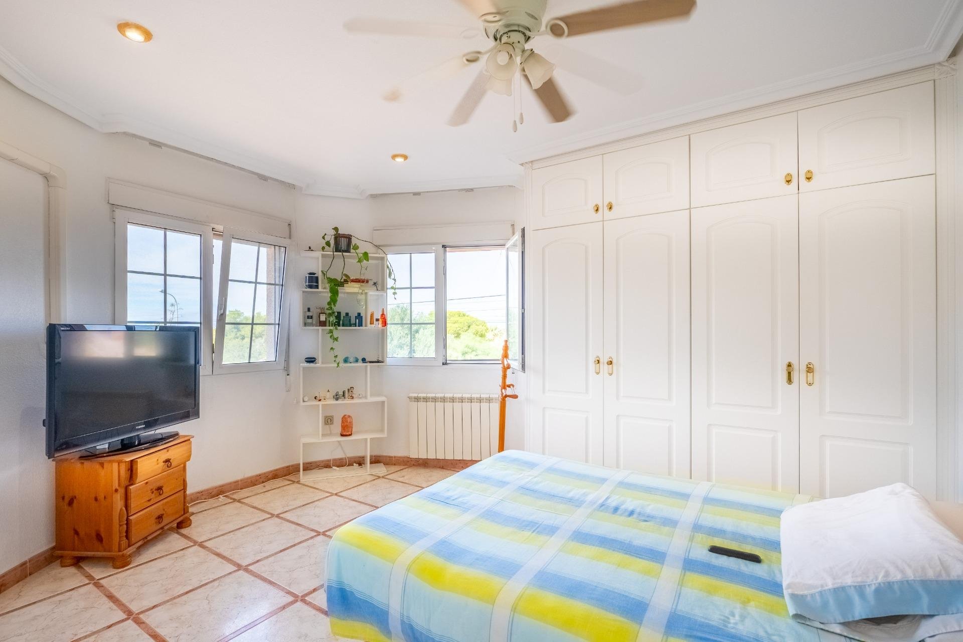 Revente - Villa - Torrevieja - El chaparral