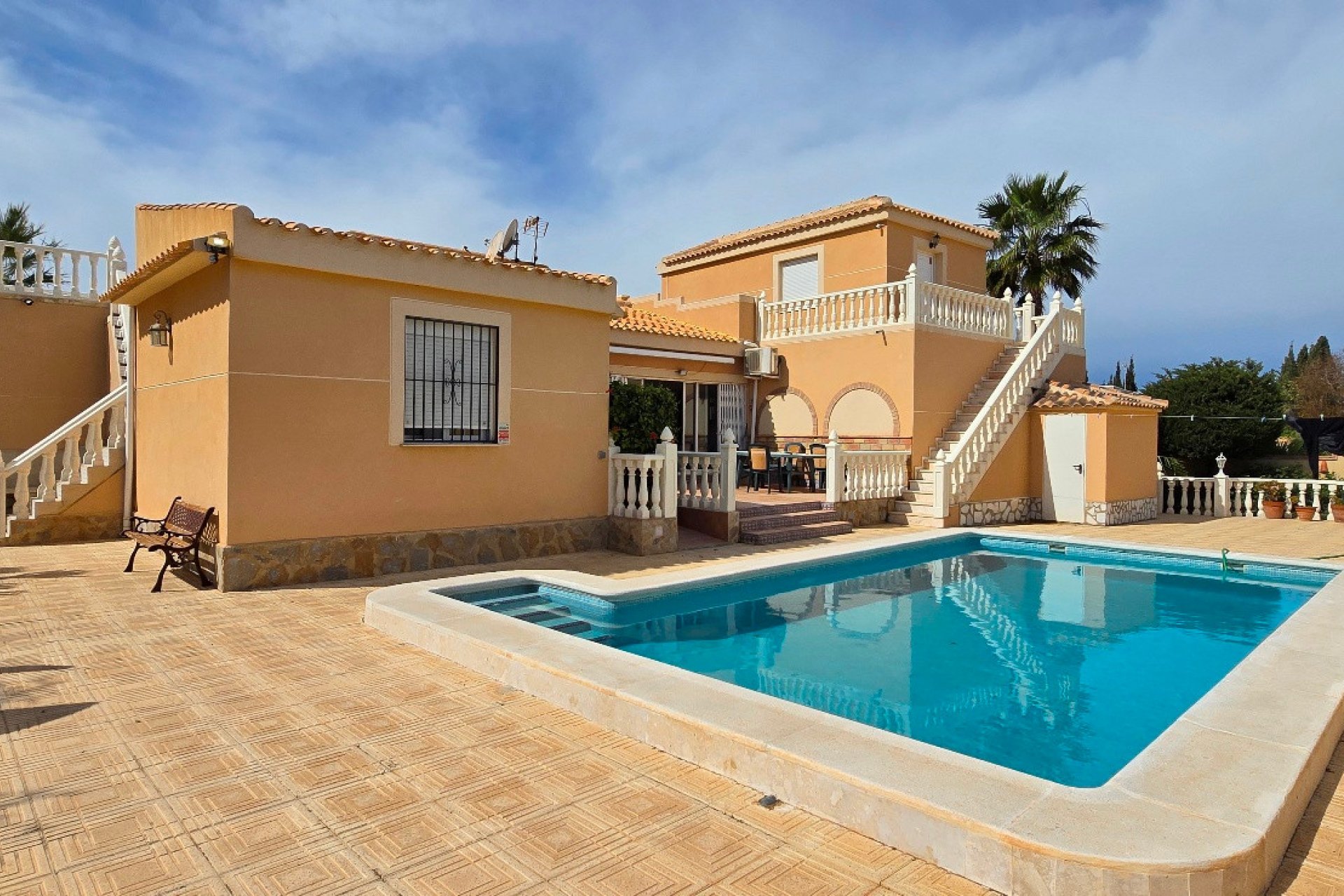 Revente - Villa - Torrevieja - El chaparral