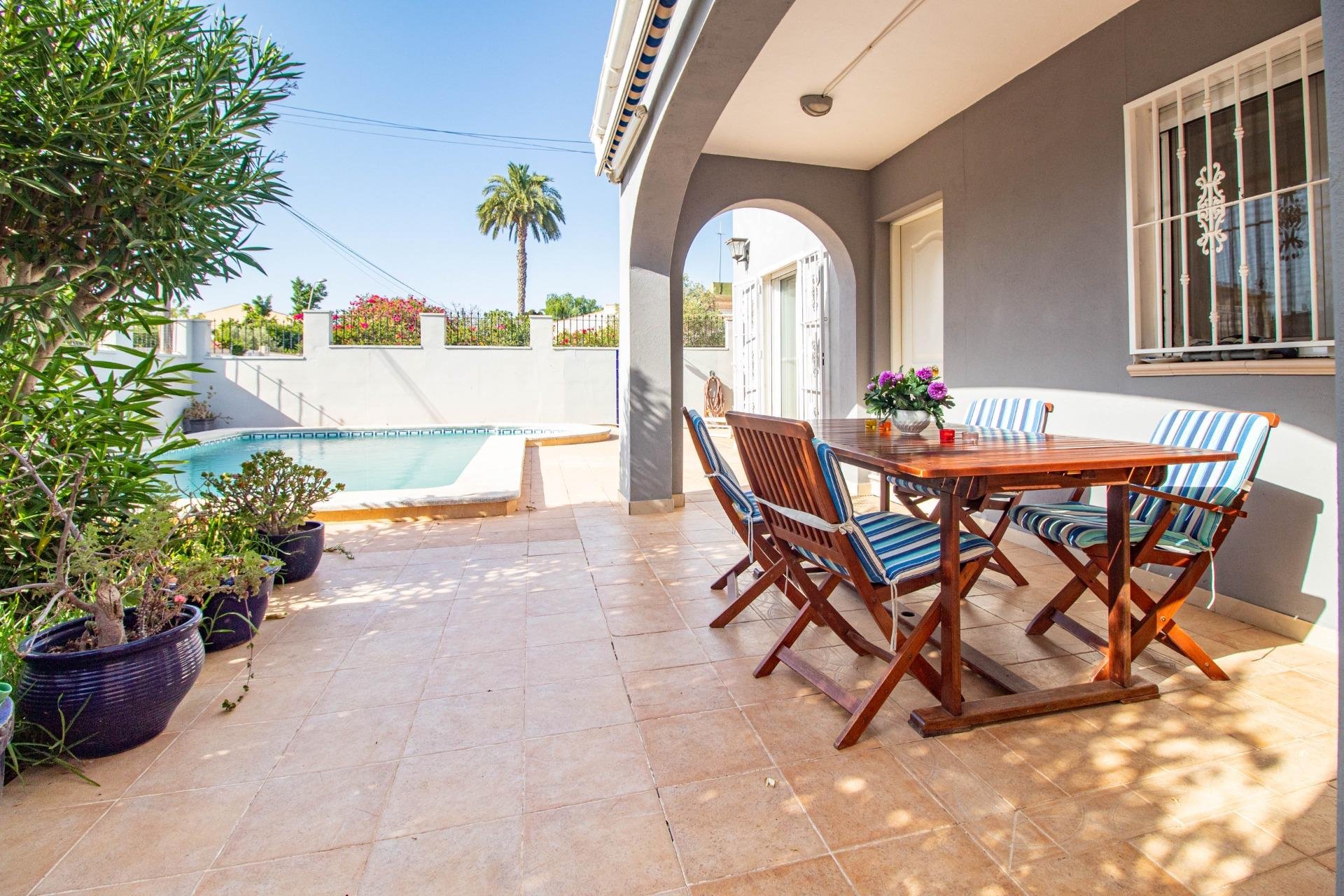 Revente - Villa - Torrevieja - Los balcones