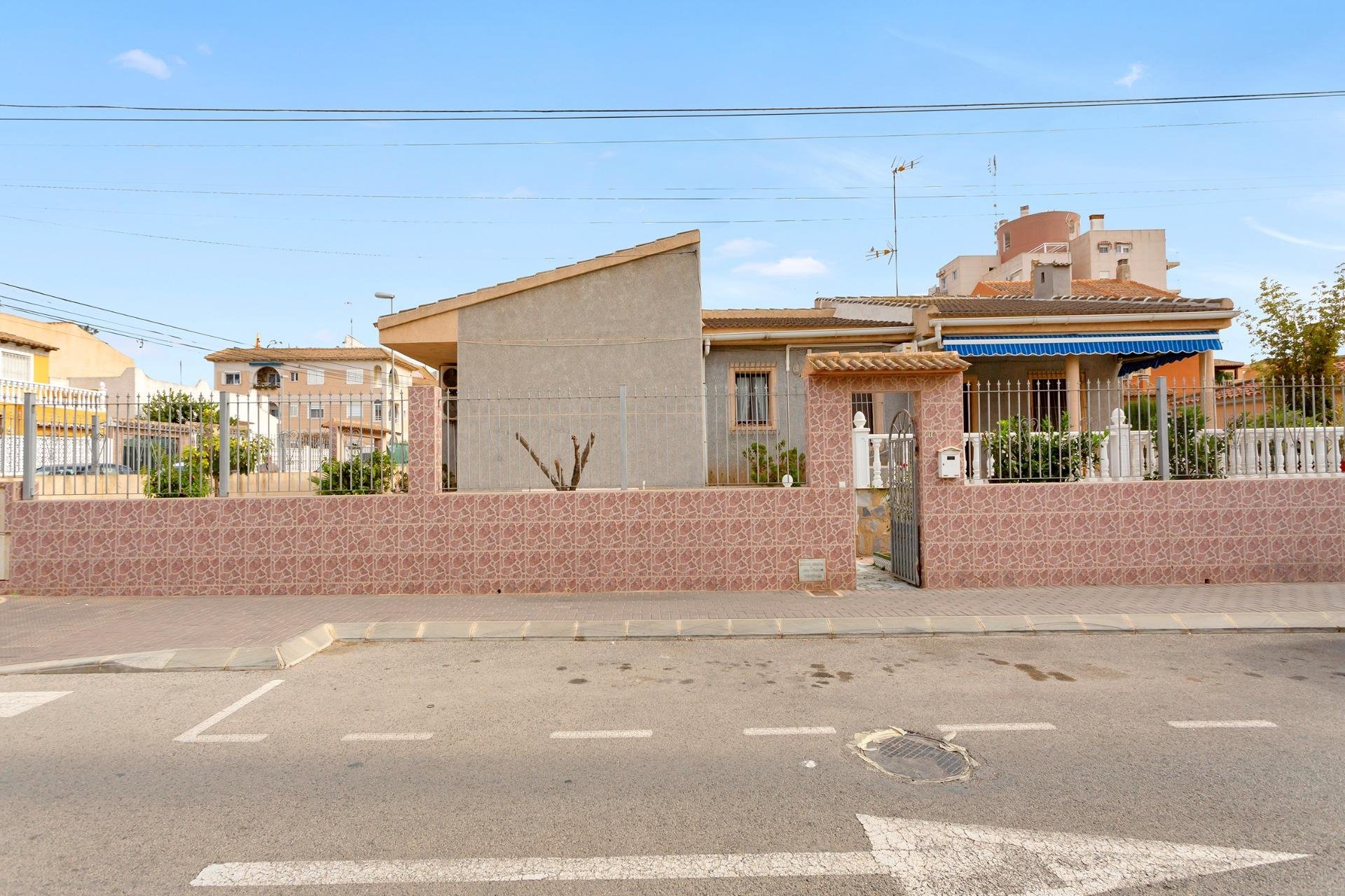 Revente - Villa - Torrevieja - Nueva Torrevieja