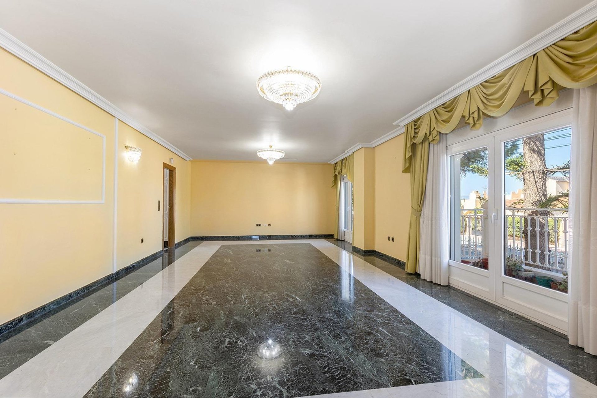 Revente - Villa - Torrevieja - Torretas