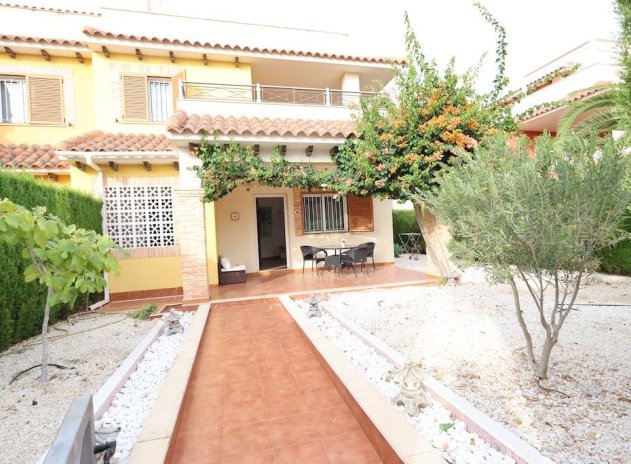 Terraced house - Wiederverkauf - Orihuela Costa - Punta Prima