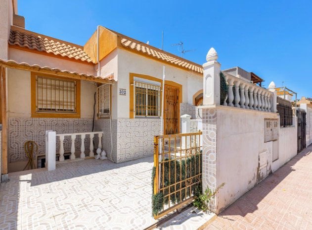 Terraced house - Wiederverkauf - Torrevieja - El limonar