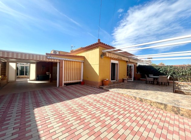 Villa - Herverkoop - Torrevieja - El Chaparral