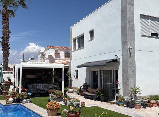 Villa - Herverkoop - Torrevieja - La Siesta