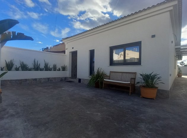 Villa - Resale - El Chaparral - El Chaparral