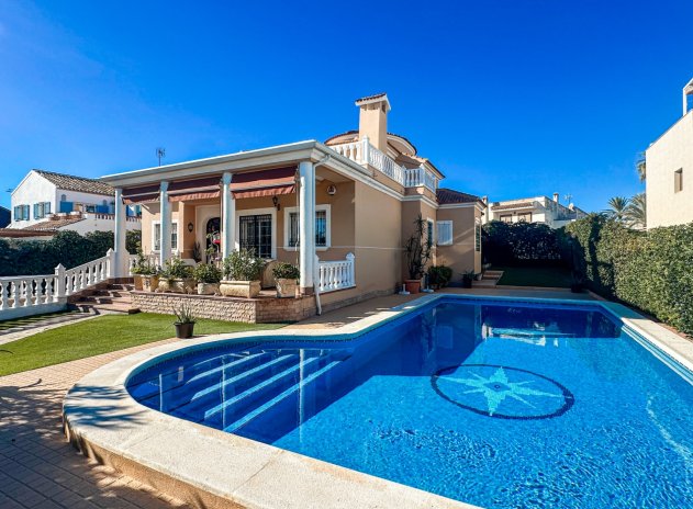 Villa * - Resale - La Mata * - La Mata *
