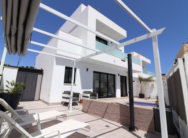 Villa - Resale - Los Montesinos - La Herrada