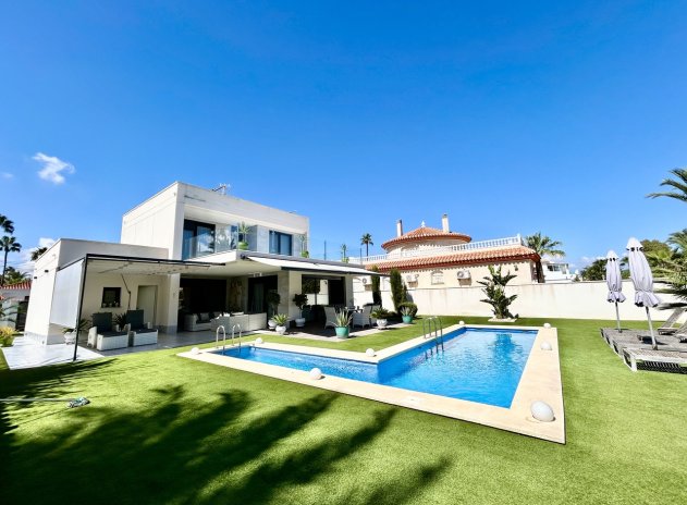 Villa * - Resale - Los Urrutias * - Los Urrutias *