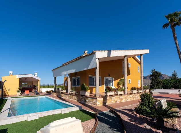 Villa * - Resale - Orihuela * - Correntías Medias