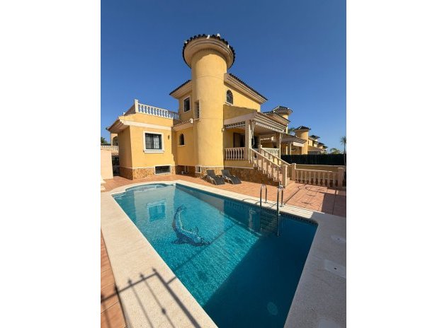 Villa * - Resale - Orihuela - Villamartin