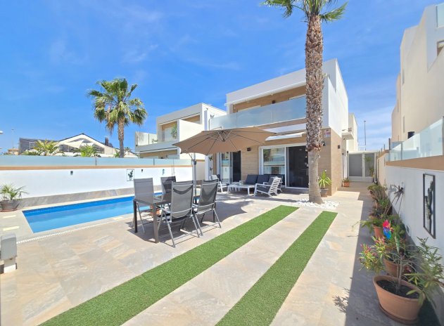Villa * - Resale - Pilar de la Horadada * - Pilar de la Horadada *