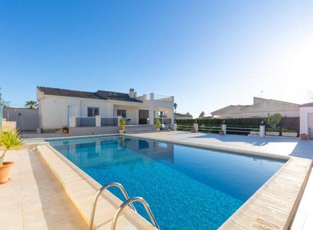 Villa - Resale - Torrevieja - El Chaparral