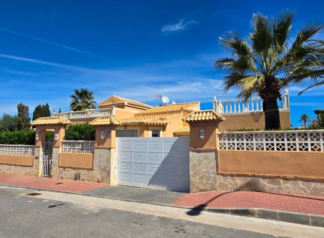 Villa * - Resale - Torrevieja - El chaparral *