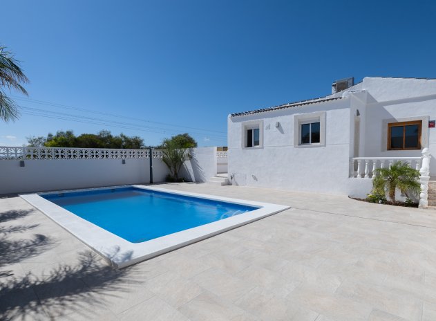 Villa - Resale - Torrevieja - San luis