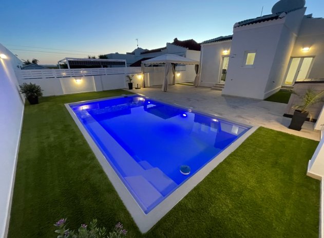 Villa - Resale - Torrevieja - San luis