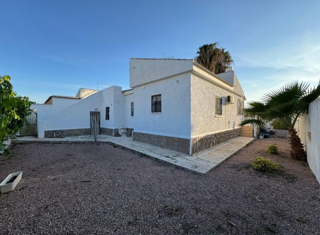 Villa * - Resale - Torrevieja - San luis