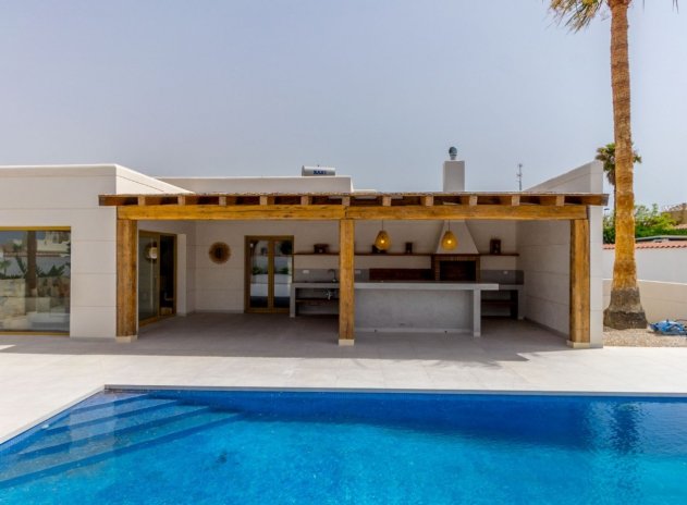 Villa - Resale - Torrevieja - Torreta