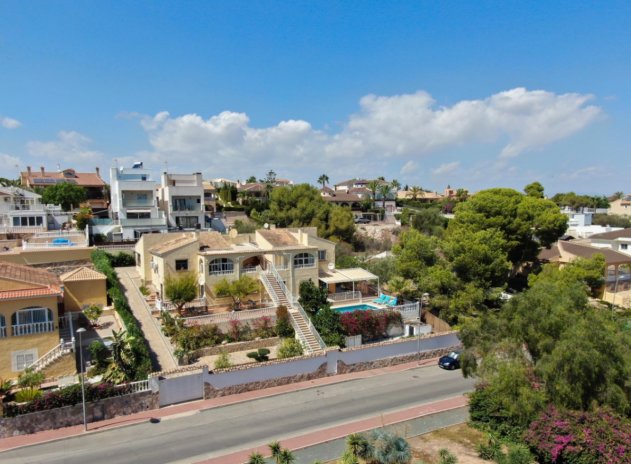 Villa * - Resale - Torrevieja - Torrevieja *